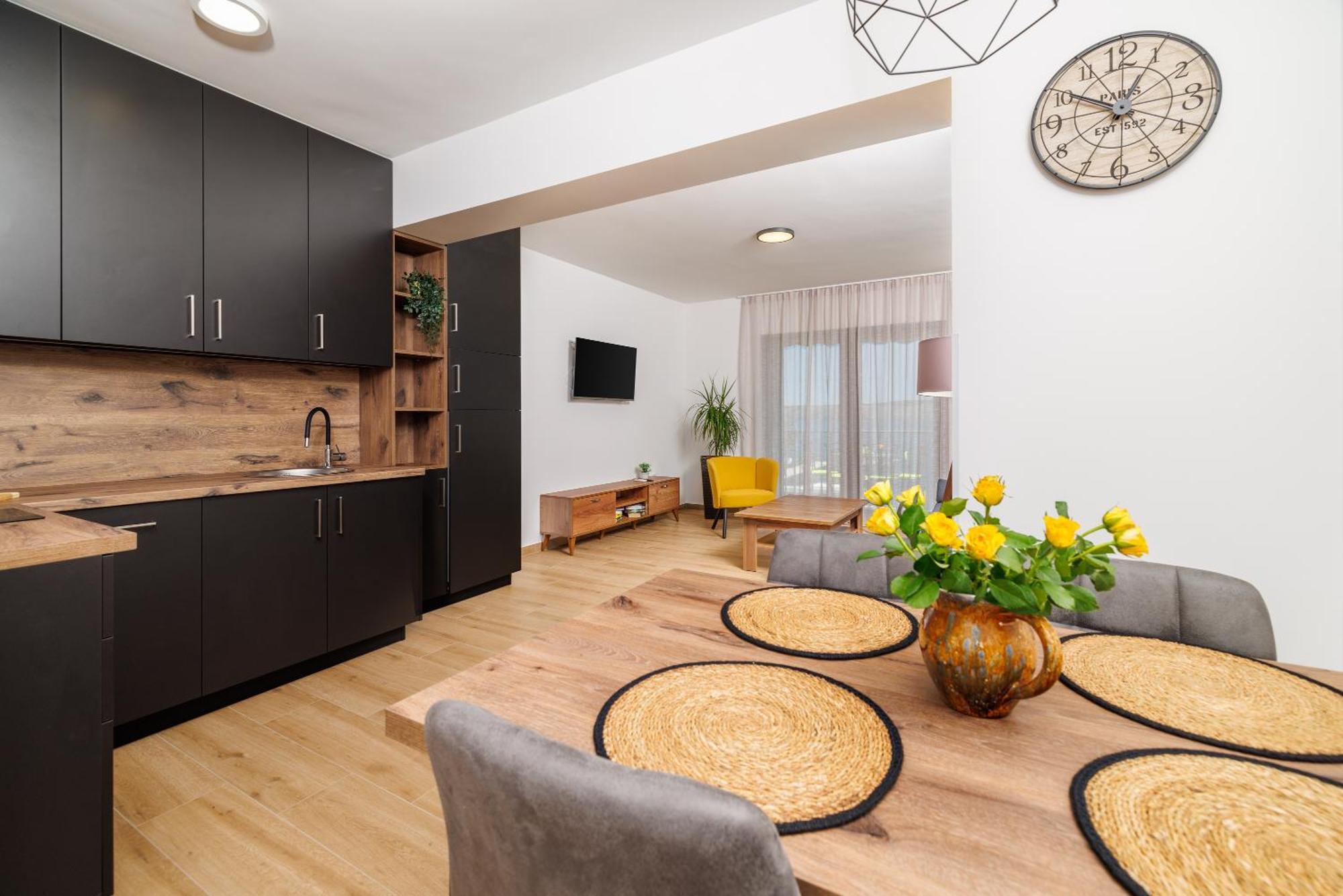 Apartmani Viktorija Jadranovo Eksteriør billede